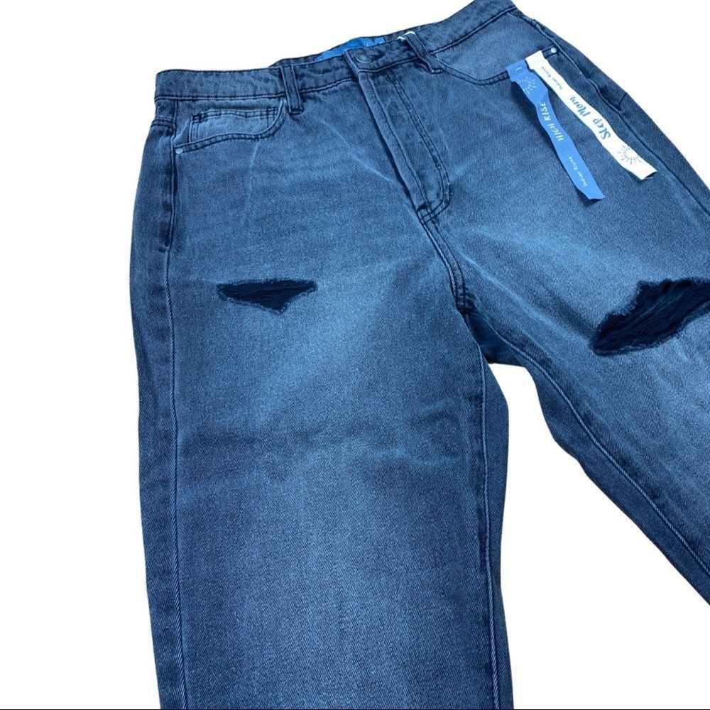 High Rise Mom Jeans - Picture 7 of 8